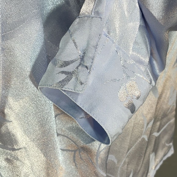 Periwinkle blue blouse size 16 UK (size 12 US) - Picture 16 of 17